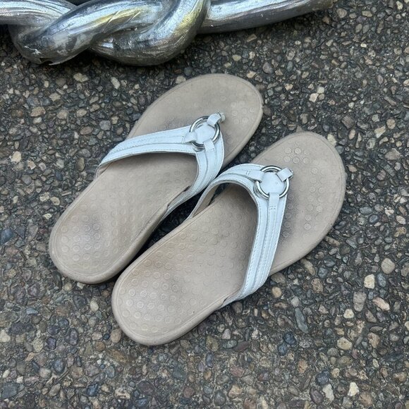 Vionic White Leather Tide Aloe Toe Post Ortho Heel Thong Sandals Size 7 - Picture 6 of 10